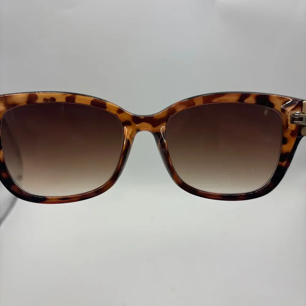 Oscar de la Renta O Sunglasses Tortoise Brown Gradient Lens Designer Eyewear